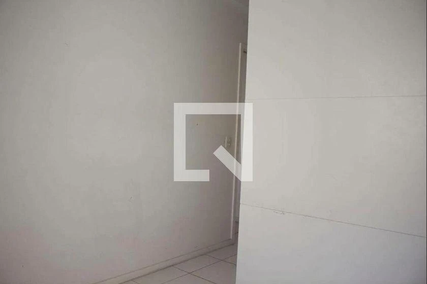 Glass-enclosed balcony in a 2-bedroom apartment, 69 m² — photo 33