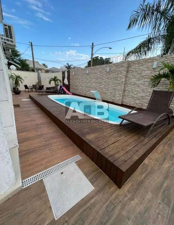 Furnished triplex house with 260 m² and private BBQ area — photo 12