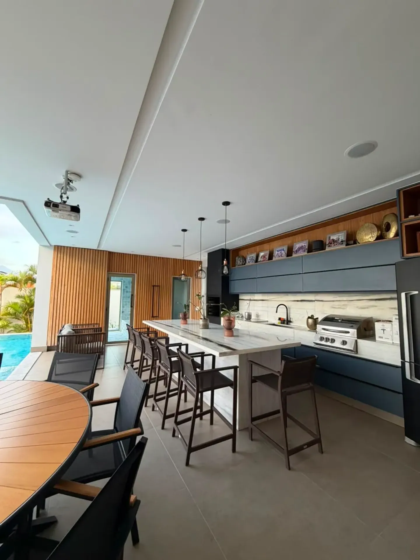 Furnished triplex home with 5 en-suite bedrooms and 600 m² — photo 17