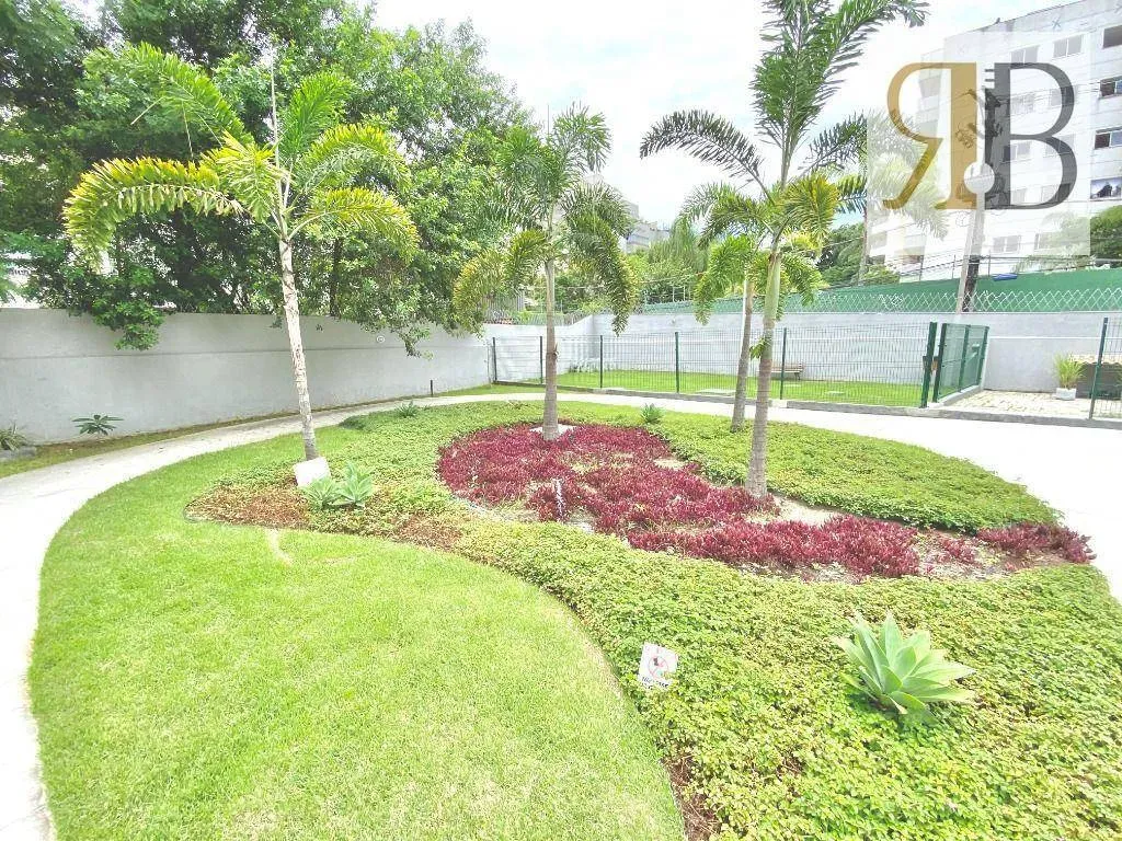 Рабочее место и 4 спальни: квартира 252 м² — photo 32