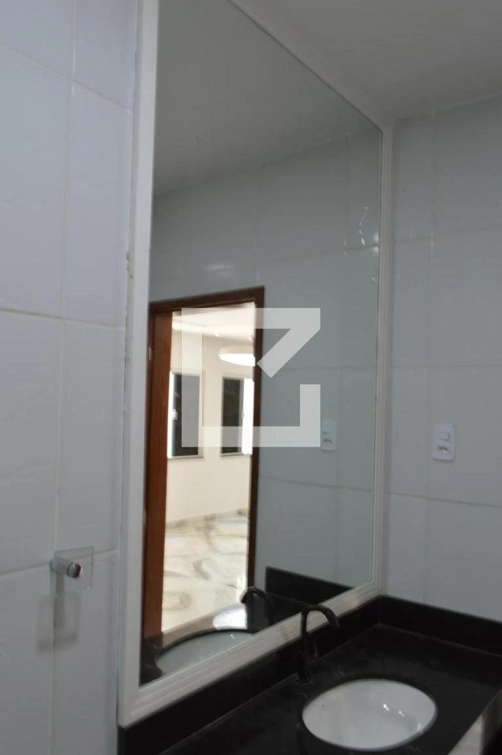 Casa de 3 quartos com janelas do piso ao teto — photo 61
