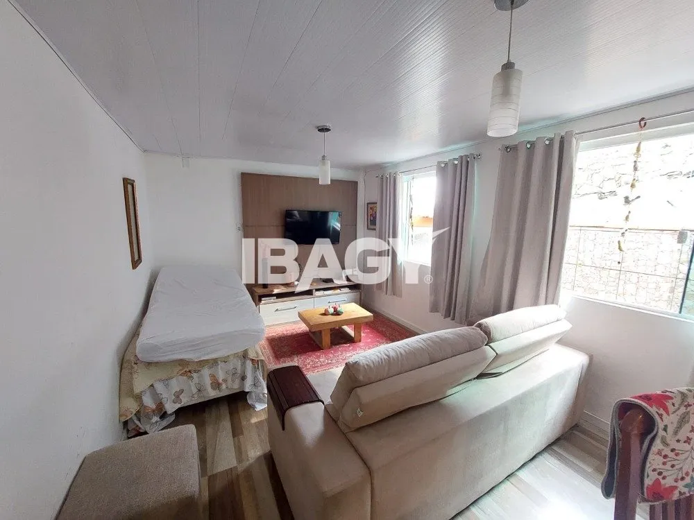 1-bedroom house with 1 bath and ceramic tile floor — photo 4