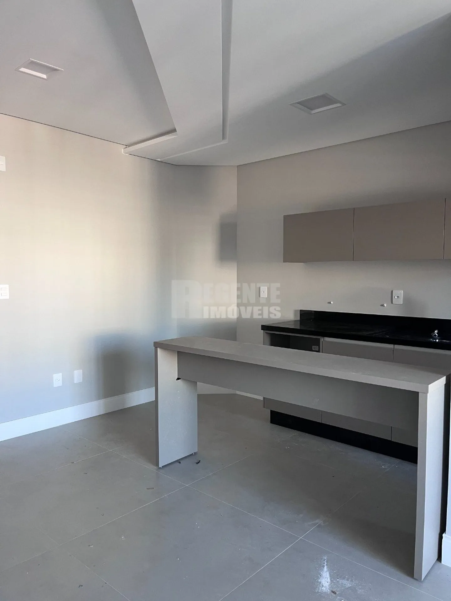 Apartamento amueblado de 2 dormitorios con balcón — photo 14
