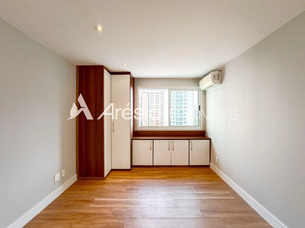 Apartamento com 3 dormitórios e varanda envidraçada — photo 18