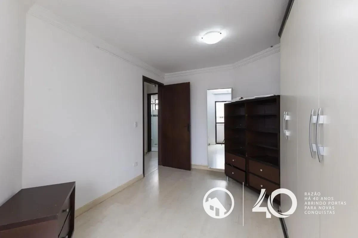 Apartment, 148 m², with a glass-enclosed balcony — photo 25