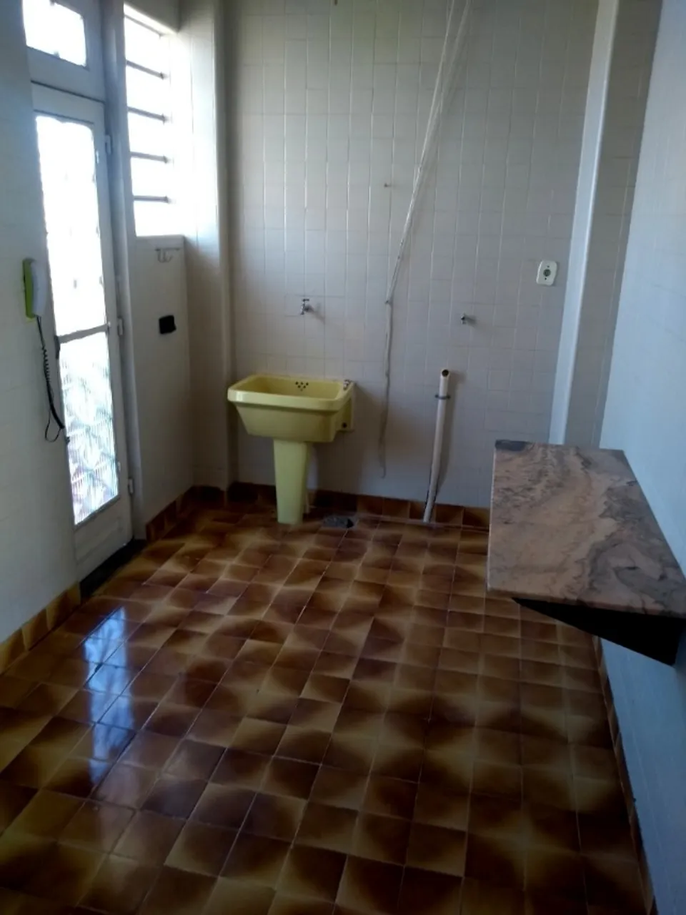 2-bedroom apartment with a mountain view — photo 17