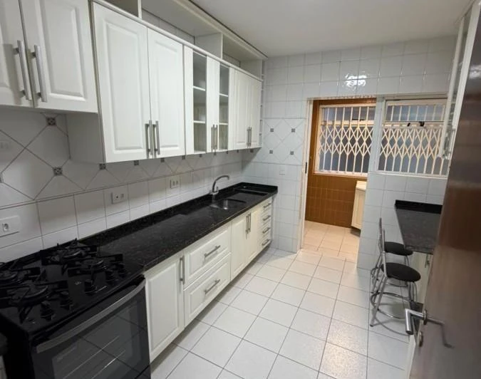 Apartamento mobiliado com 3 quartos e cozinha fechada — photo 2