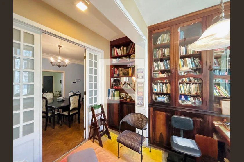 Furnished apartment with 3 bedrooms and 200 m² — photo 16