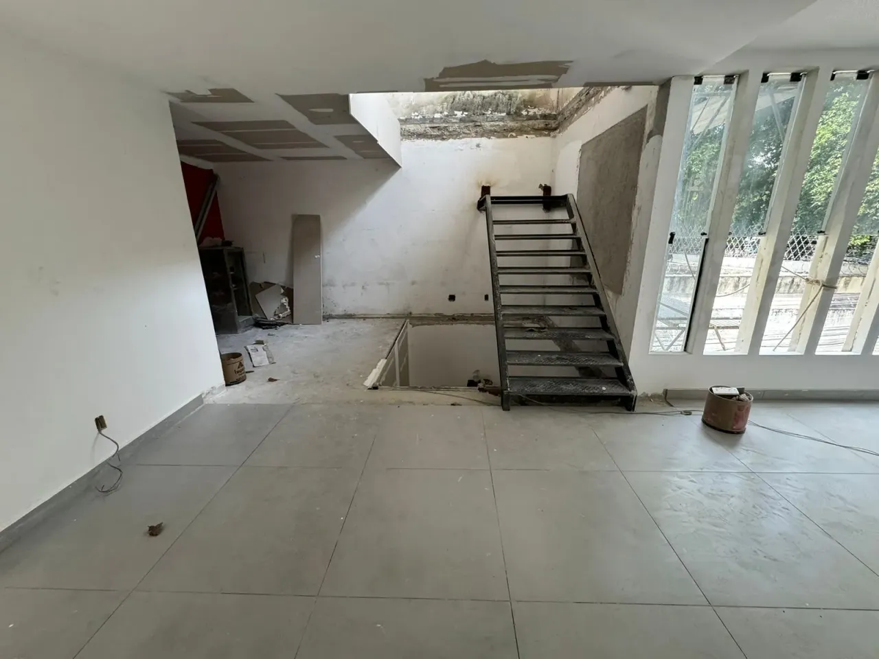Unfurnished house with 5 bedrooms and 5 bathrooms — photo 4