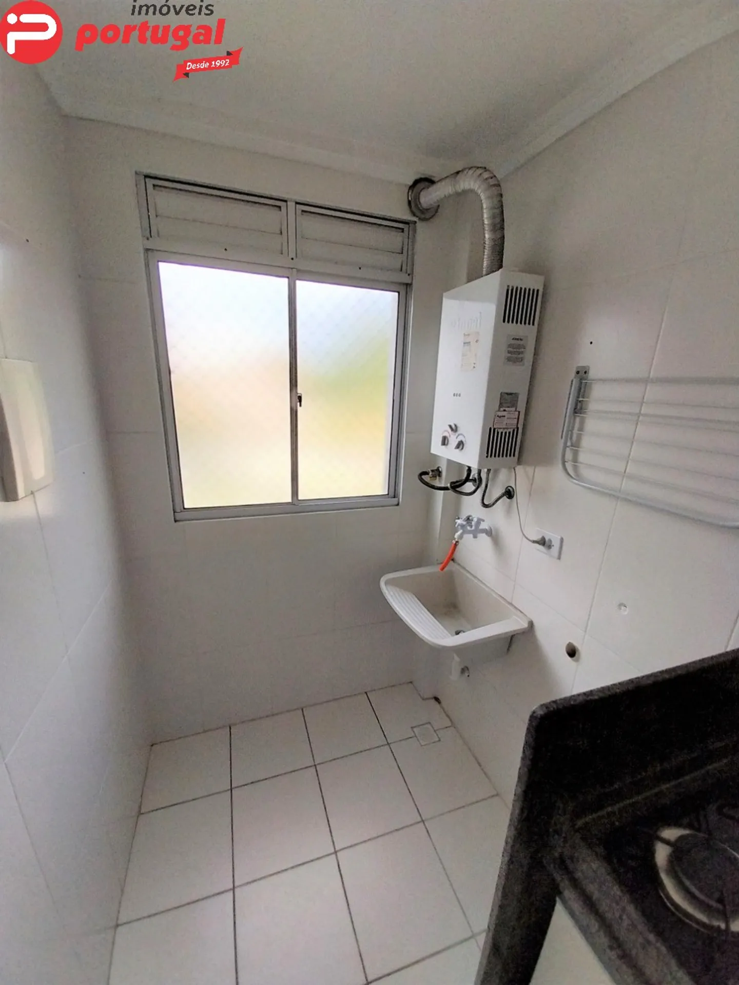 Apartamento com piso de madeira ou laminado, Portão — photo 30