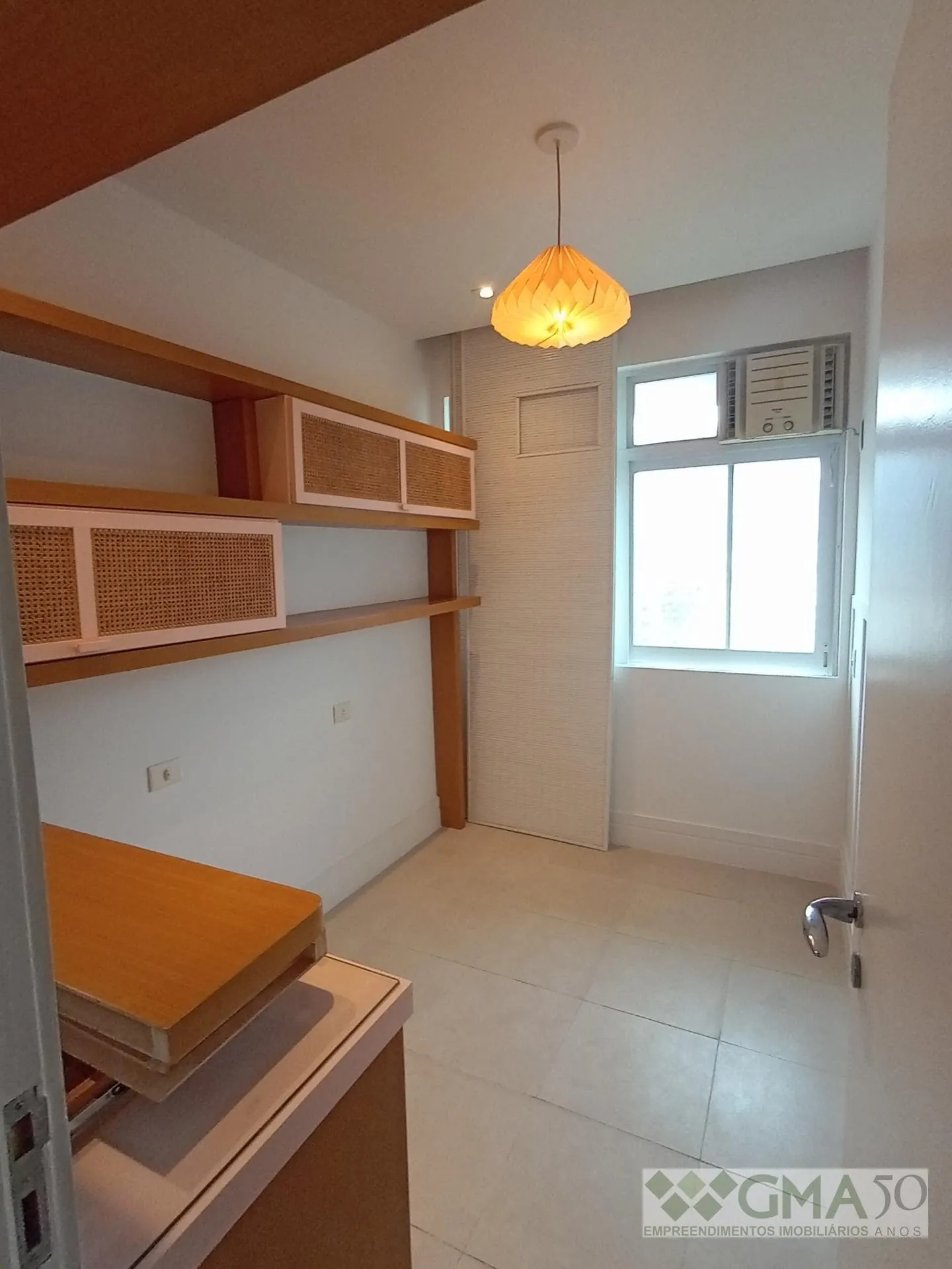 3-bedroom apartment with a mountain view — photo 7