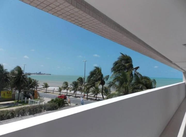 Apartamento mobiliado de 1 quarto com cozinha fechada e fogão a gás