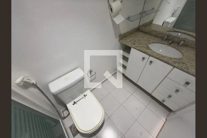 Furnished 2-bedroom apartment with a balcony — photo 38