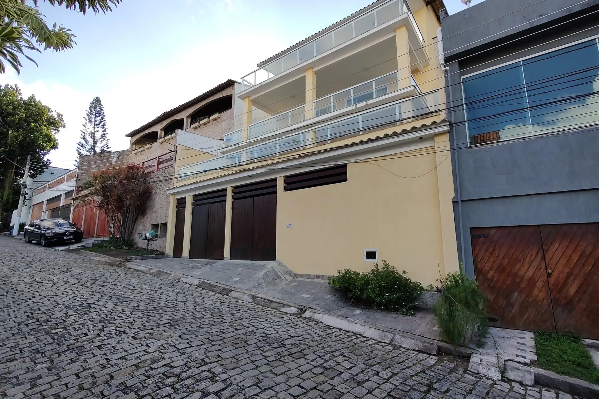Vista a la montaña y 5 dormitorios: casa de 900 m² — photo 117