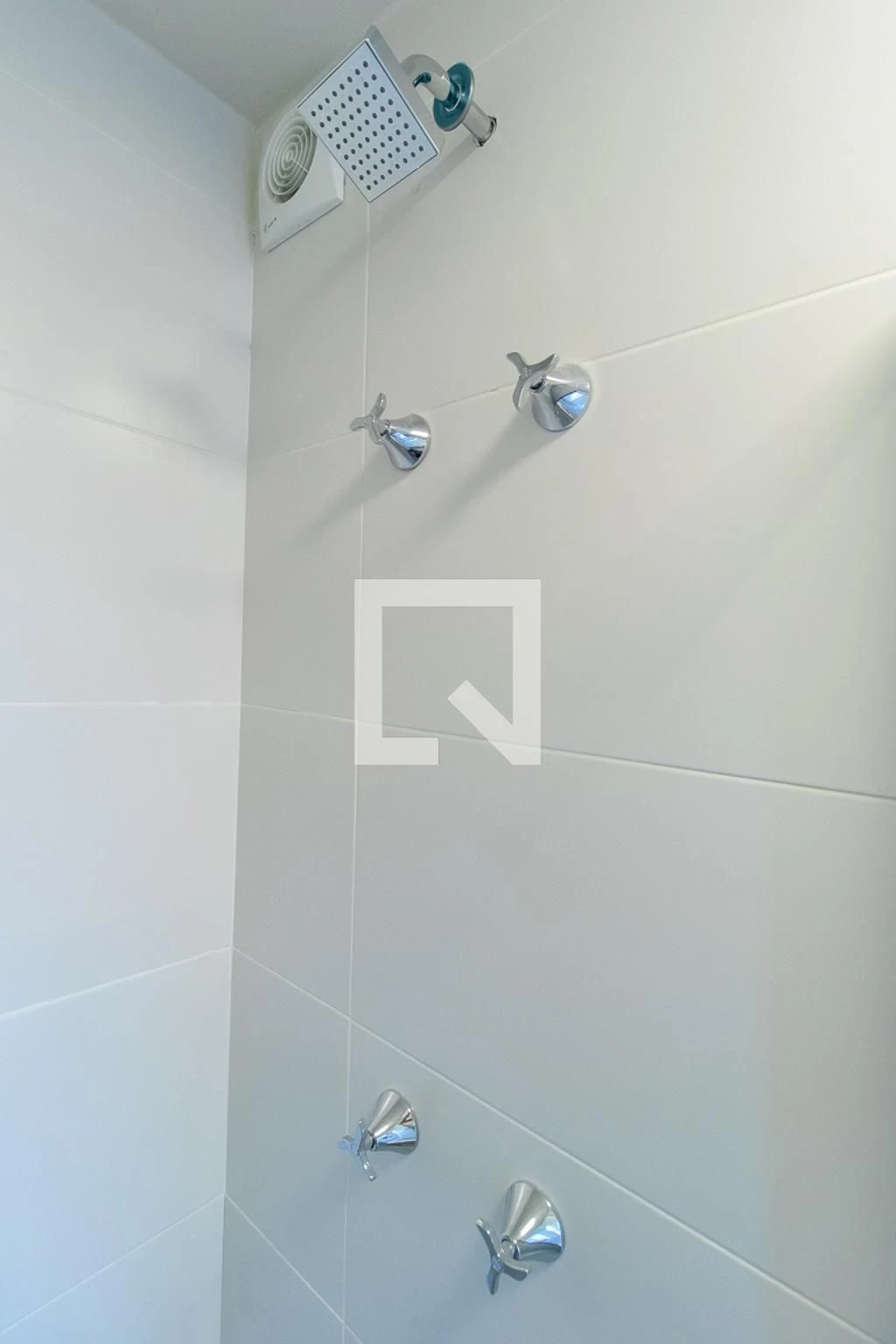 3-bedroom apartment with a park view in Curitiba — photo 17
