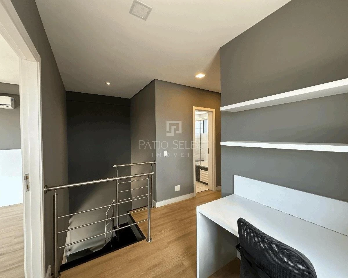 2-bedroom apartment with a bathtub in Curitiba — photo 31