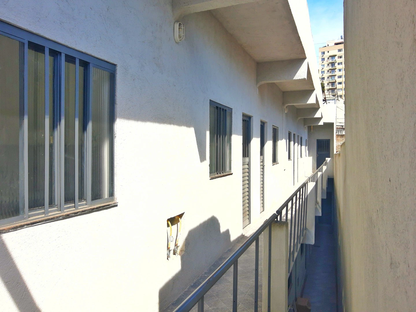 Unfurnished studio 200 m² with electric showerhead — photo 21