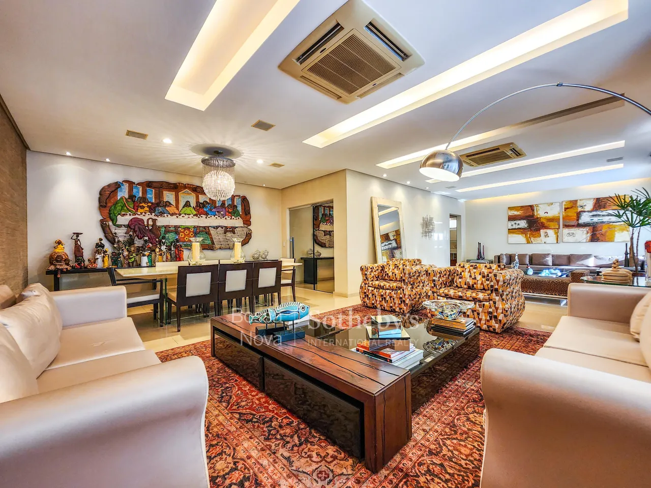 Furnished house with 5 bedrooms and open-plan kitchen