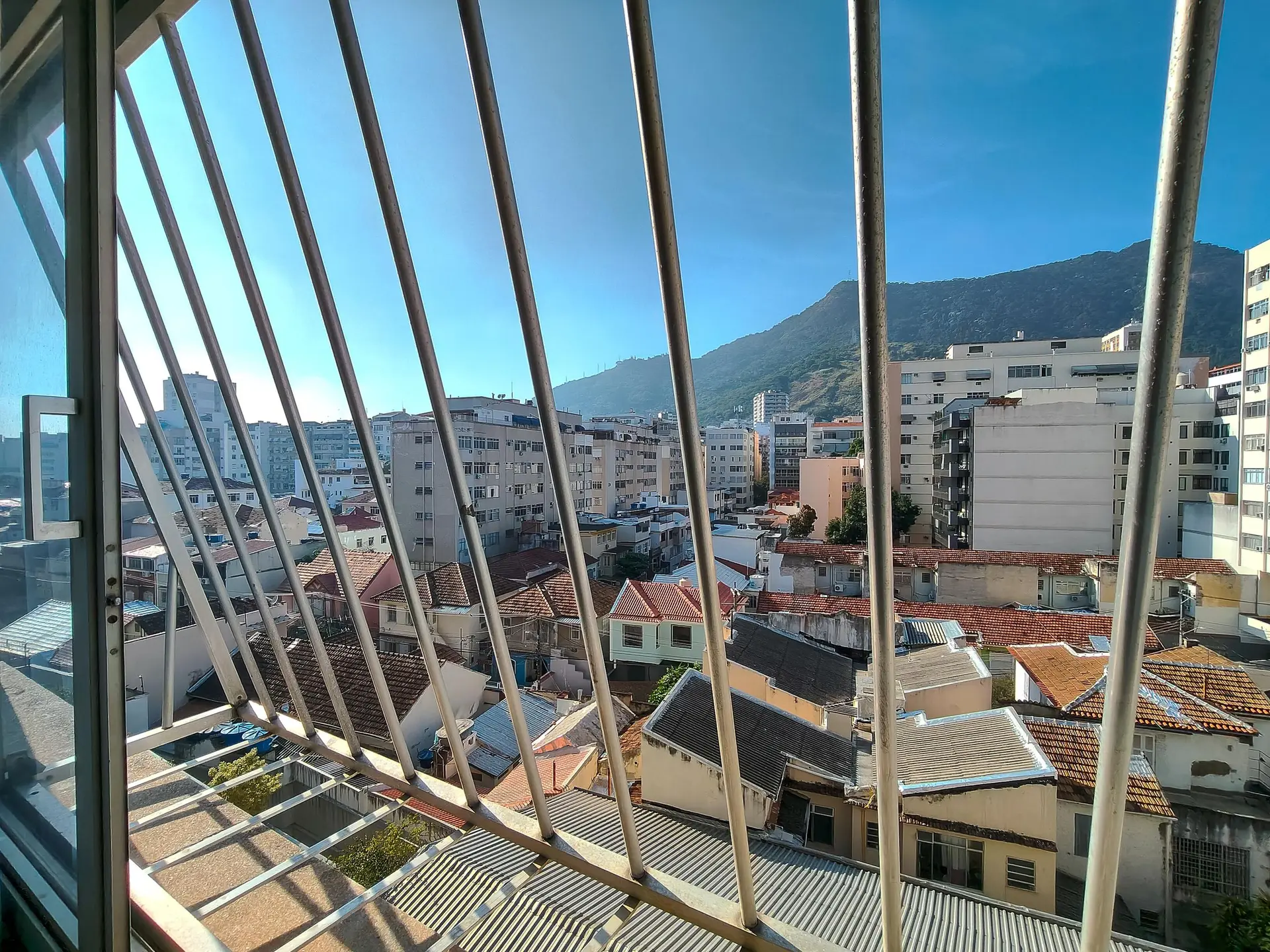 Furnished 4-bedroom apartment with 3 bathrooms — photo 59