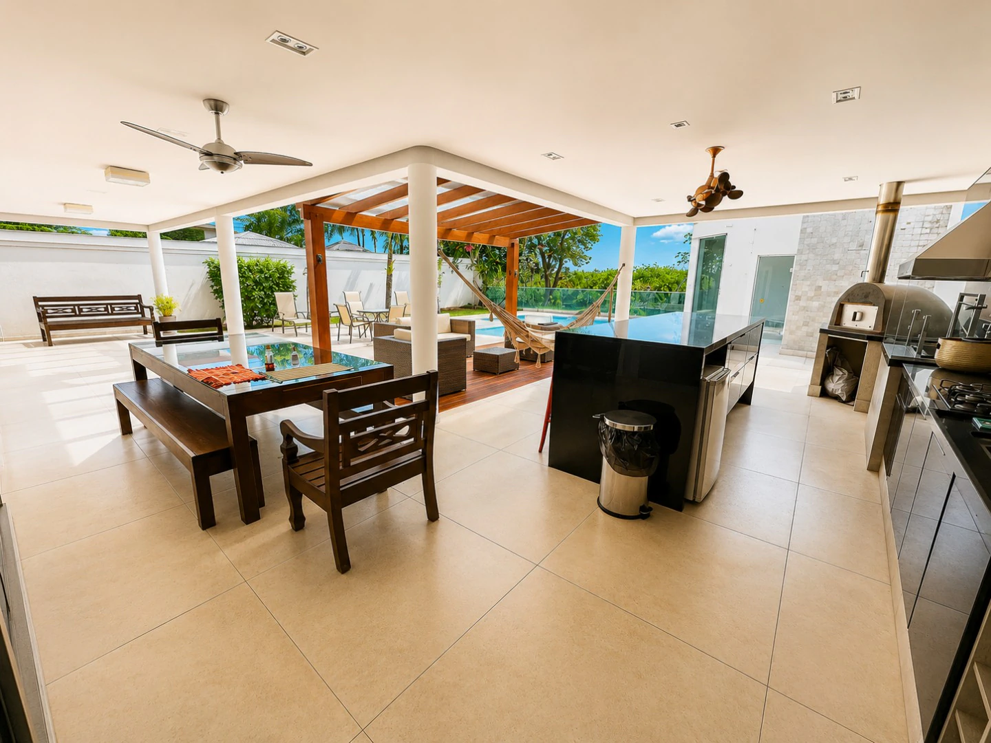 Casa mobiliada com 4 suítes e churrasqueira na varanda — photo 25