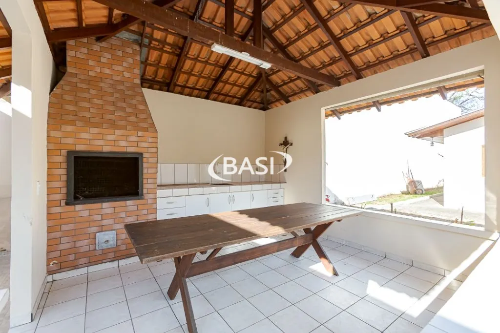Unfurnished house with 4 bedrooms and shared BBQ area — photo 8