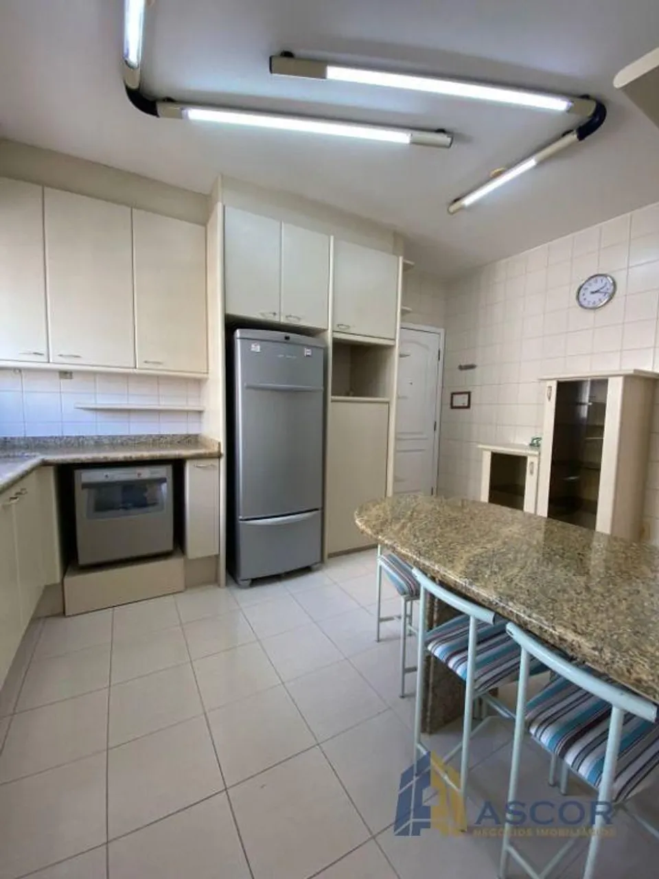 3-bedroom apartment with a home office — photo 9