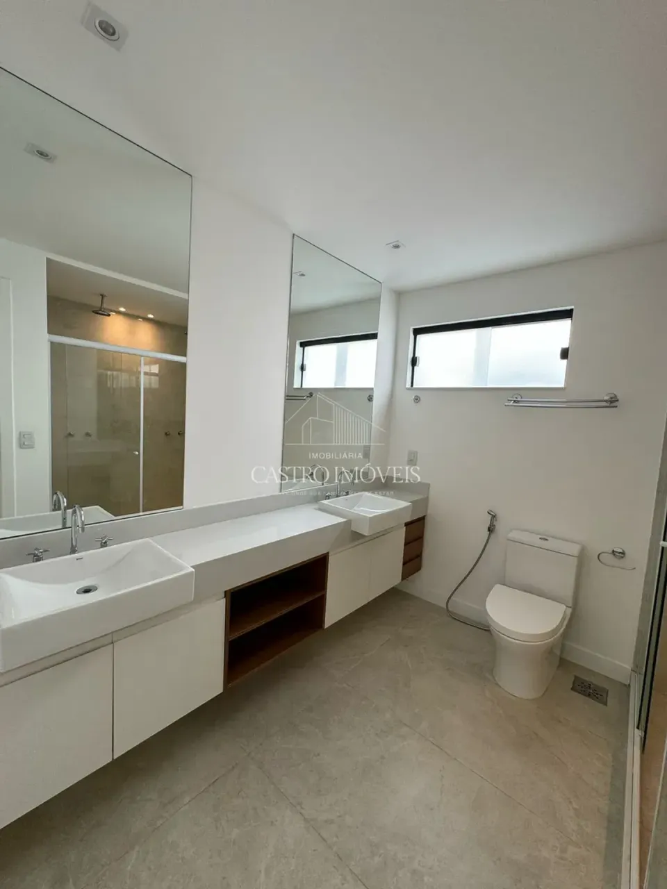 Apartment with 4 bedrooms and 4 bathrooms, 350 m² — photo 20