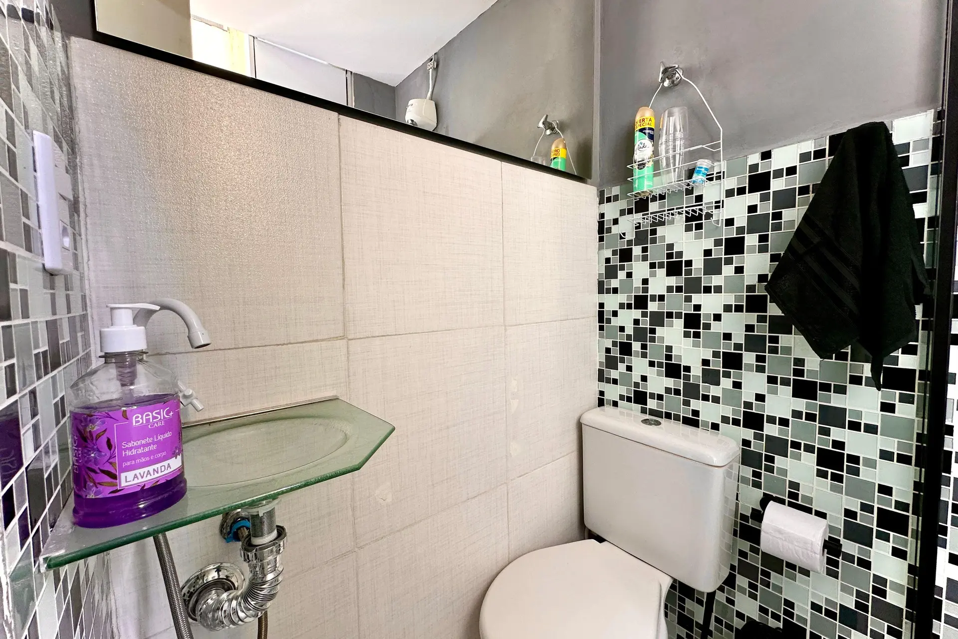 Furnished studio with 1 bedroom and a glass shower — photo 20
