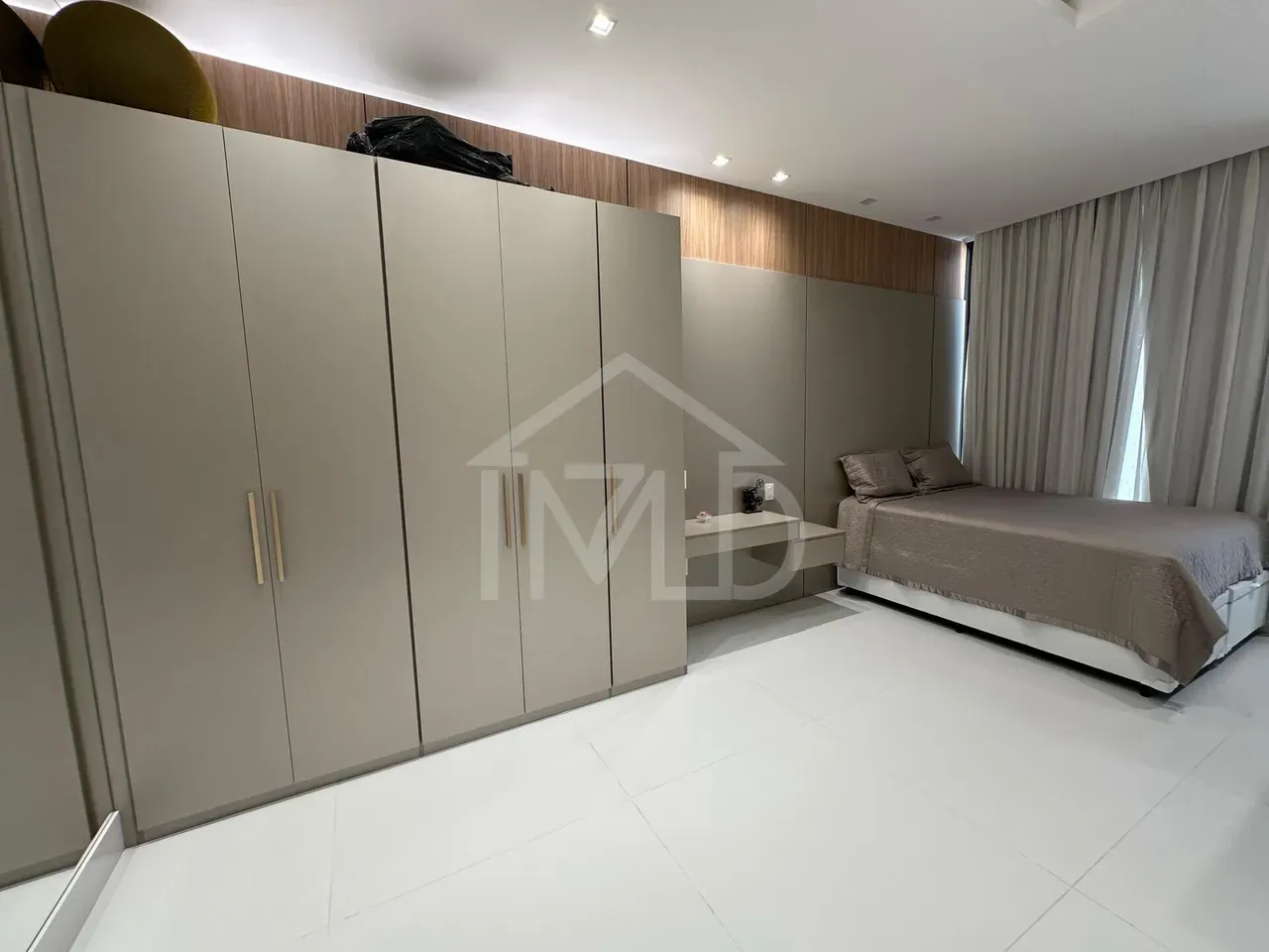 Furnished house with 4 bedrooms and 600 m² — photo 13