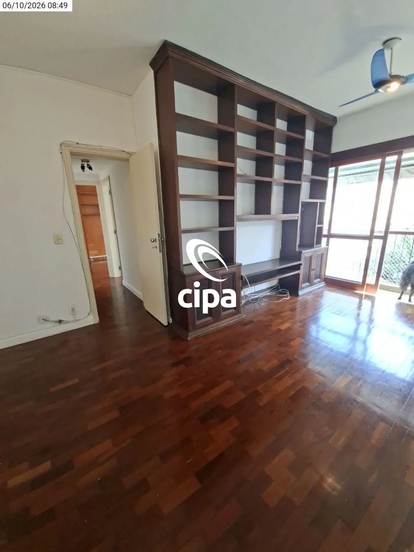 Glass-enclosed balcony in a 2-bedroom apartment, 83 m² — photo 8
