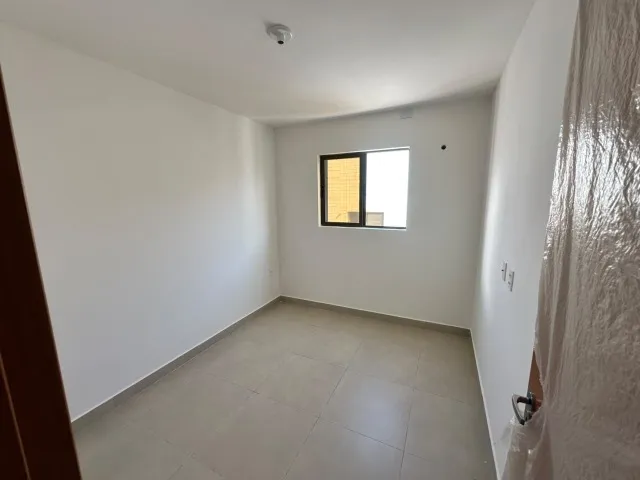 2-bedroom apartment in a building with a gym — photo 10