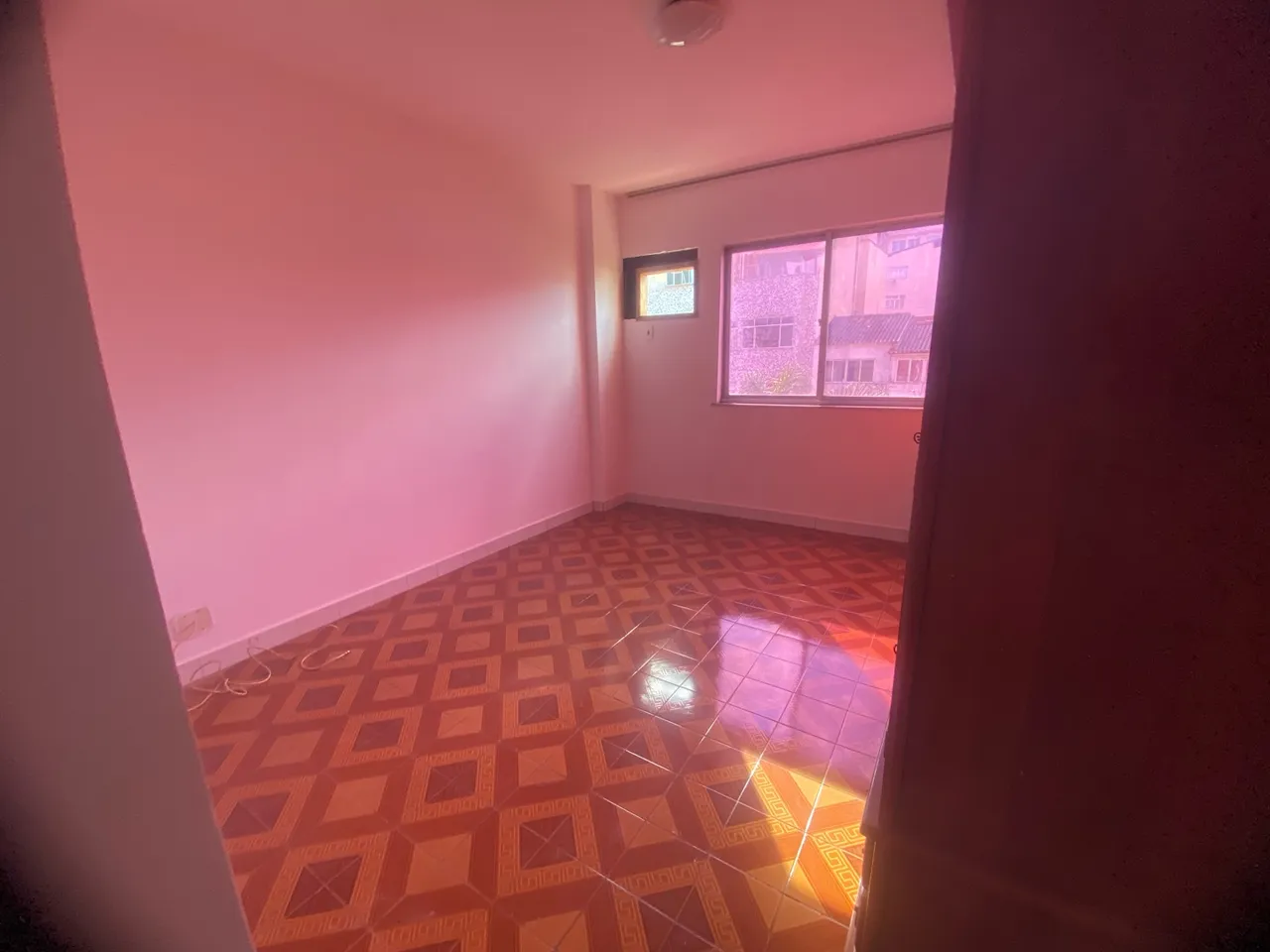 2-bedroom apartment in a building with a gym — photo 6