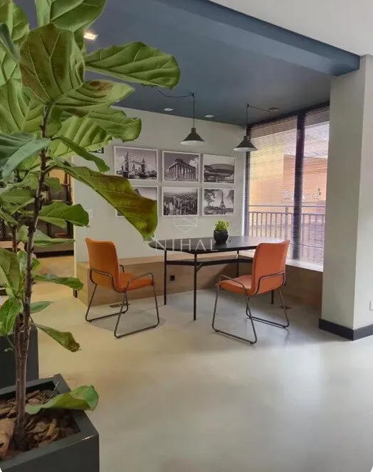 Furnished 1-bedroom apartment with open-plan kitchen — photo 18