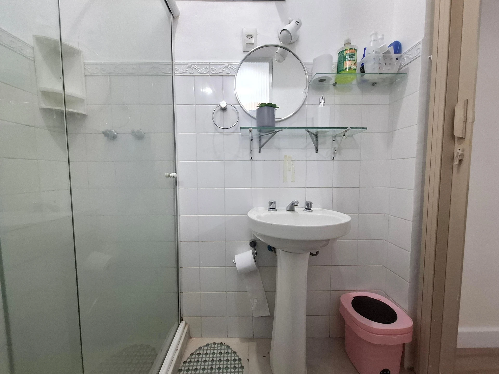 One-bedroom apartment with a home office in Rio de Janeiro — photo 20