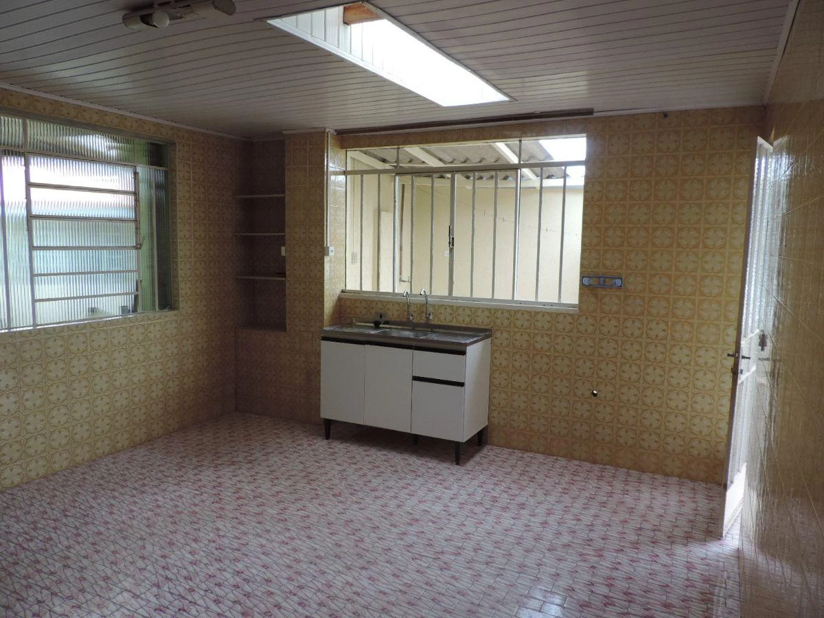 Wood or laminate floors in a one-bedroom house, 70 m² — photo 15