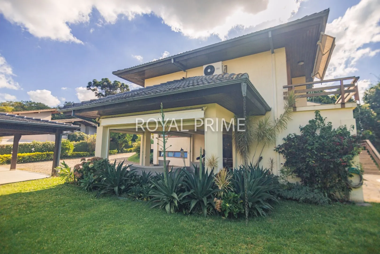 Furnished house in a gated community with 4 bedrooms and 5 baths — photo 7