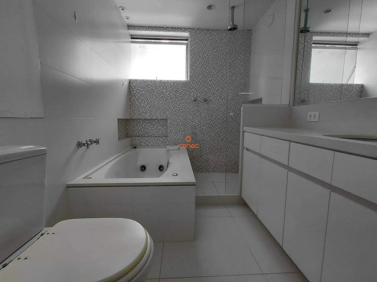 Rental apartment with 4 bedrooms and 3 bathrooms — photo 21