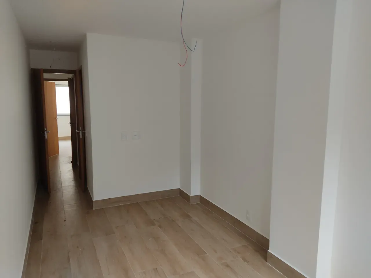 Wood or laminate floors in a 2-bedroom apartment, 80 m² — photo 17