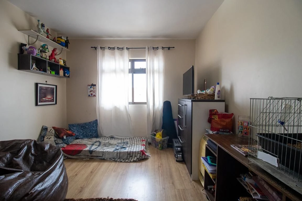 3-bedroom house with a bathtub in Curitiba — photo 10