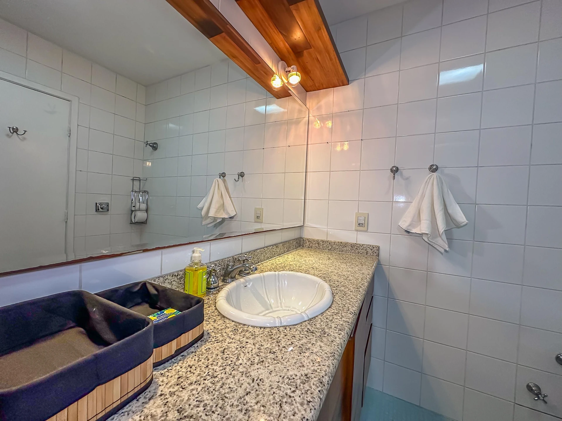 Furnished 2-bedroom apartment with open views — photo 57