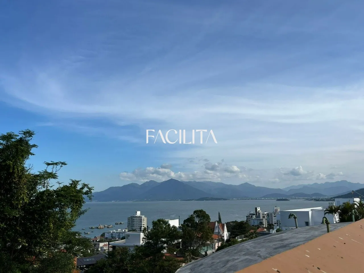 Furnished 456 m² house with 3 en-suite bedrooms and pool — photo 20
