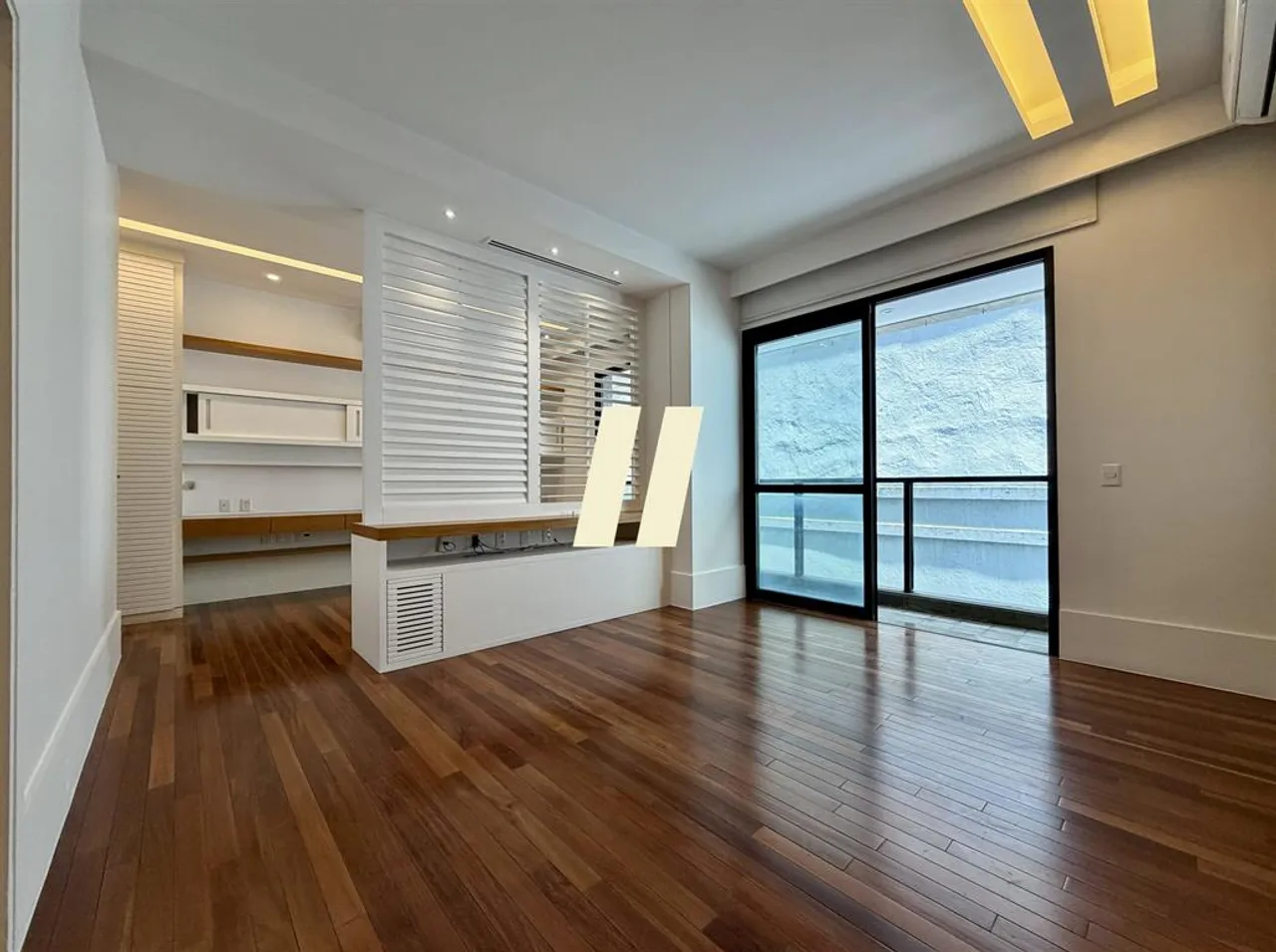 3-bedroom apartment with a bathtub in Rio de Janeiro — photo 10