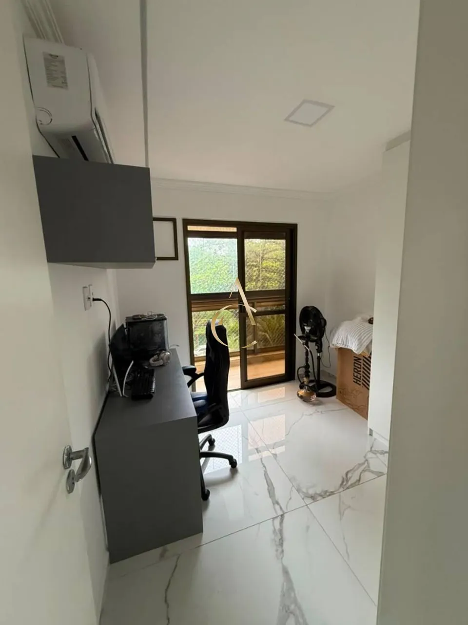 Furnished 3-bedroom apartment with a separate kitchen — photo 12