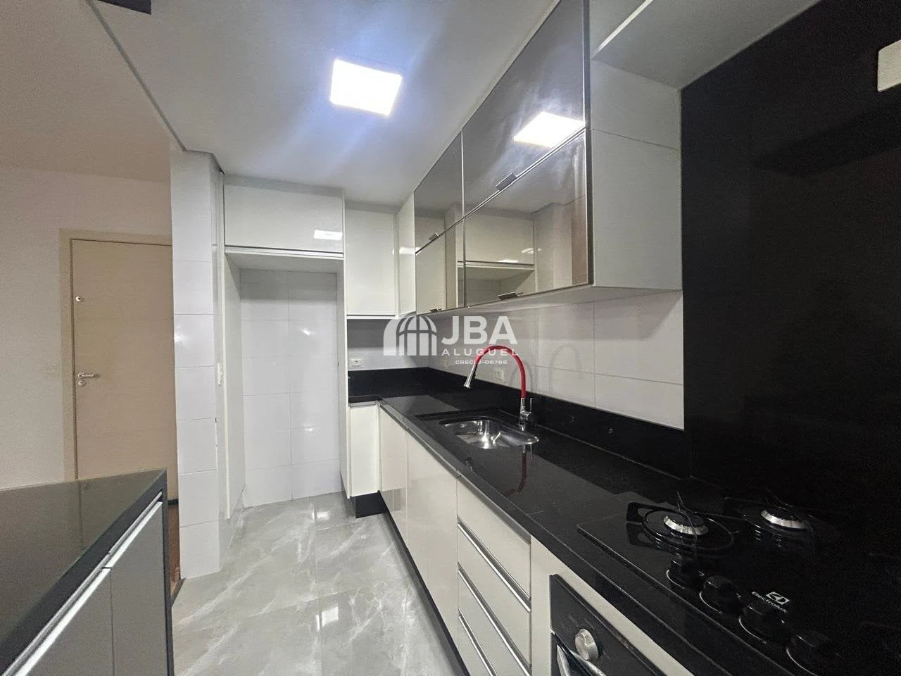 Apartamento, 84 m², com churrasqueira privativa