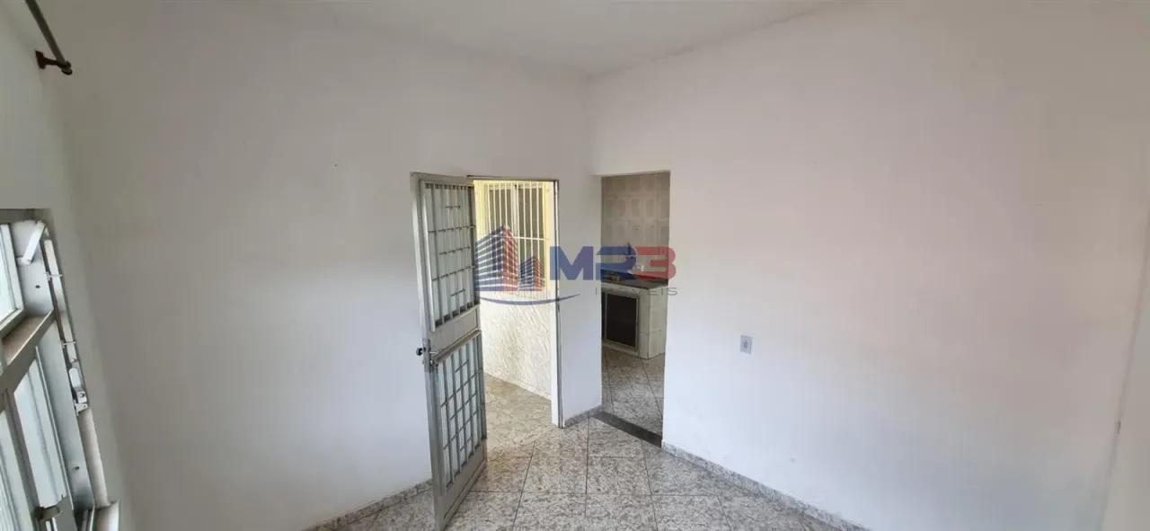 2-bedroom rental house with 1 bathroom and no parking — photo 17