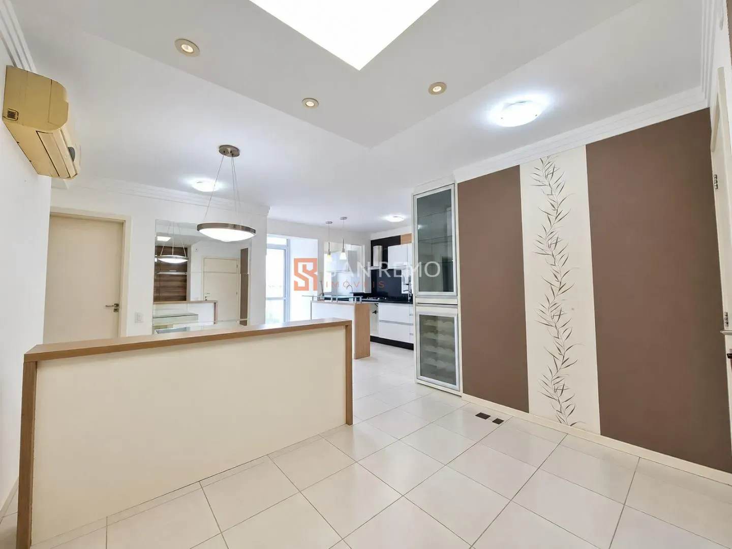 Furnished apartment, 71 m², with a glass-enclosed balcony