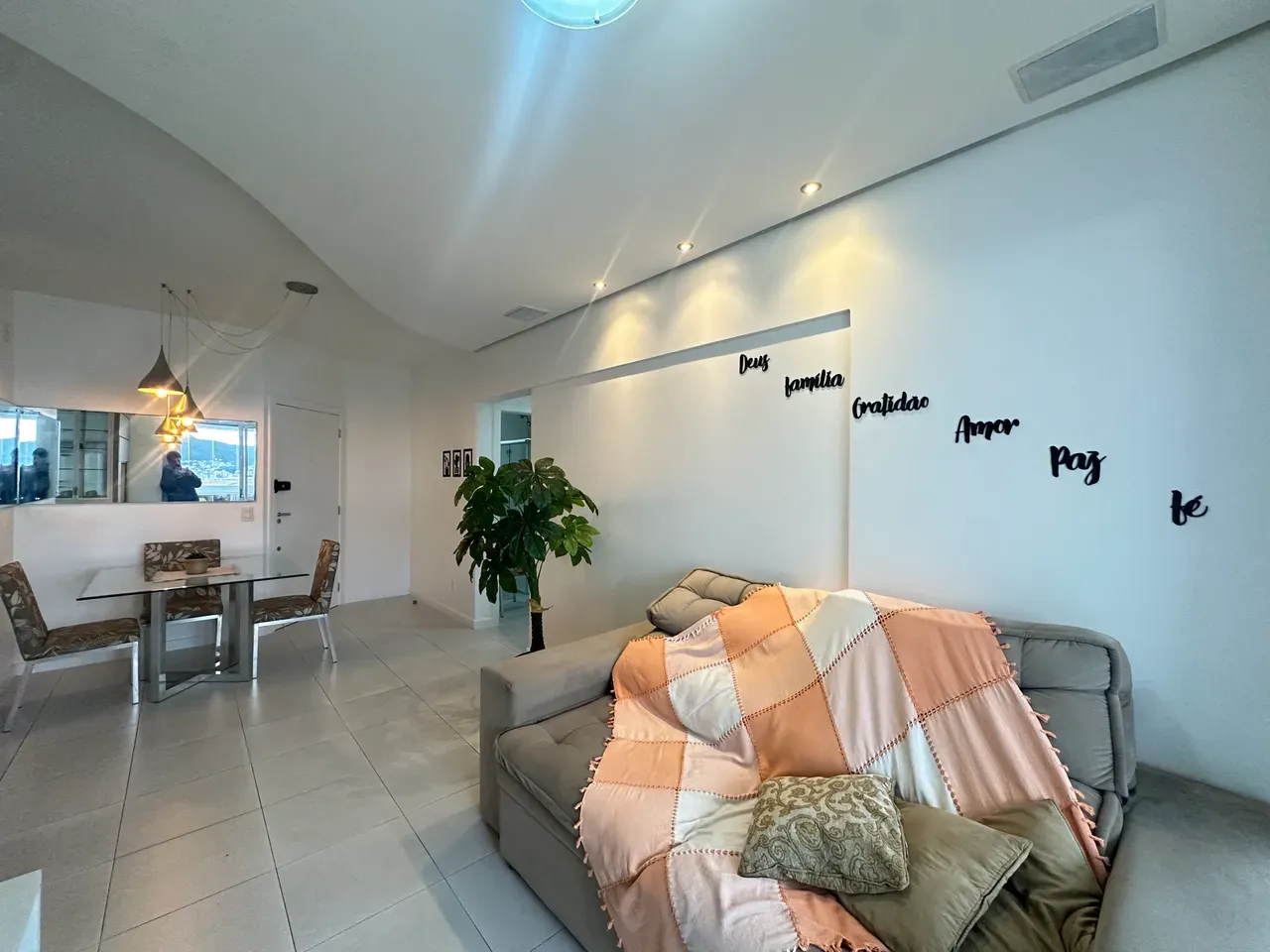 Apartamento amueblado de 2 dormitorios con suite y 74 m² en el 6º piso — photo 2