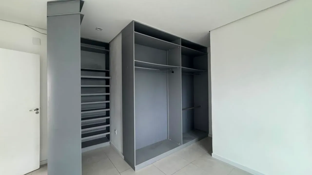 Apartment with 4 bedrooms and 4 bathrooms — photo 31
