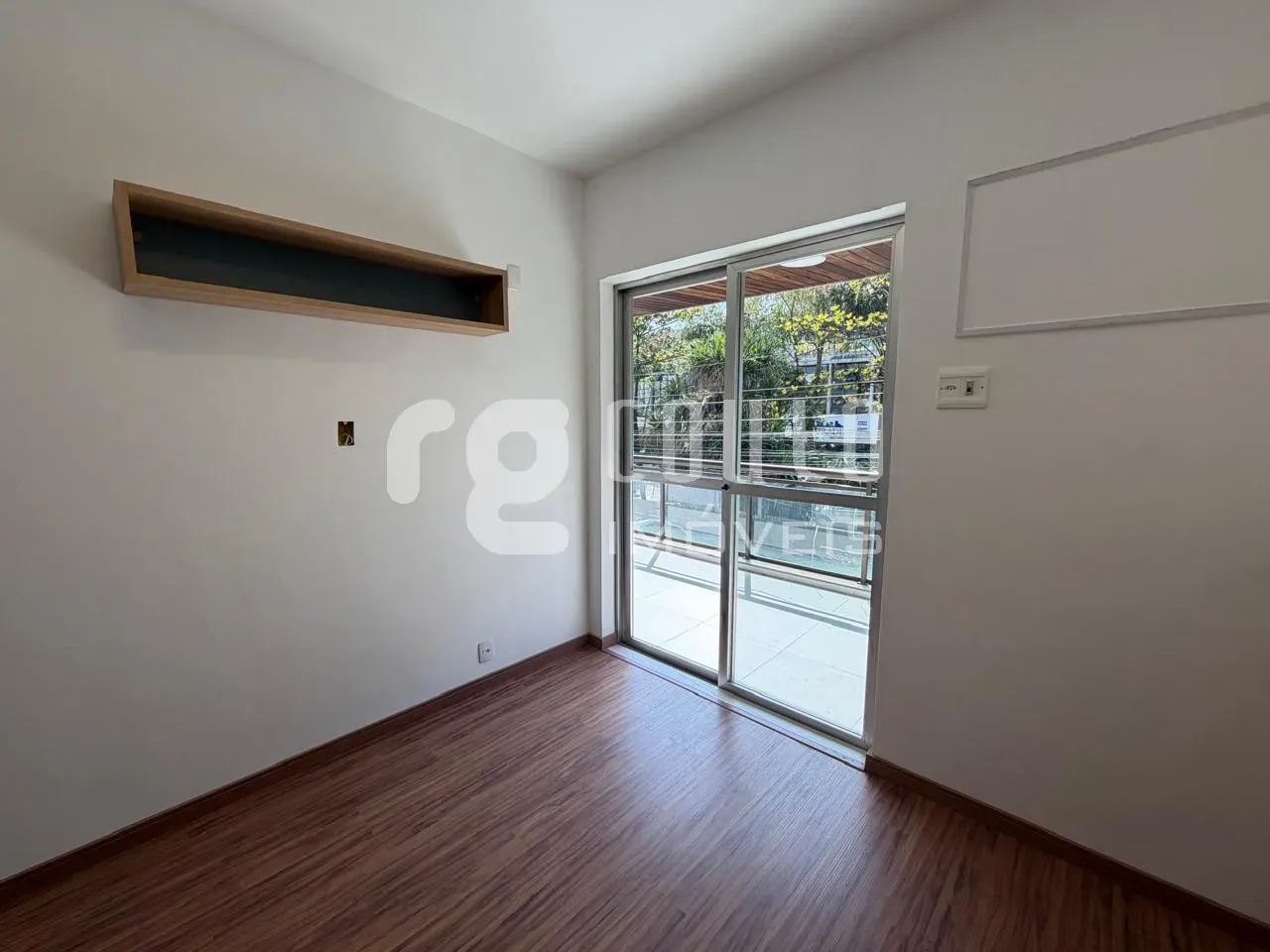 3-bedroom apartment with built-in wardrobes and balcony — photo 7