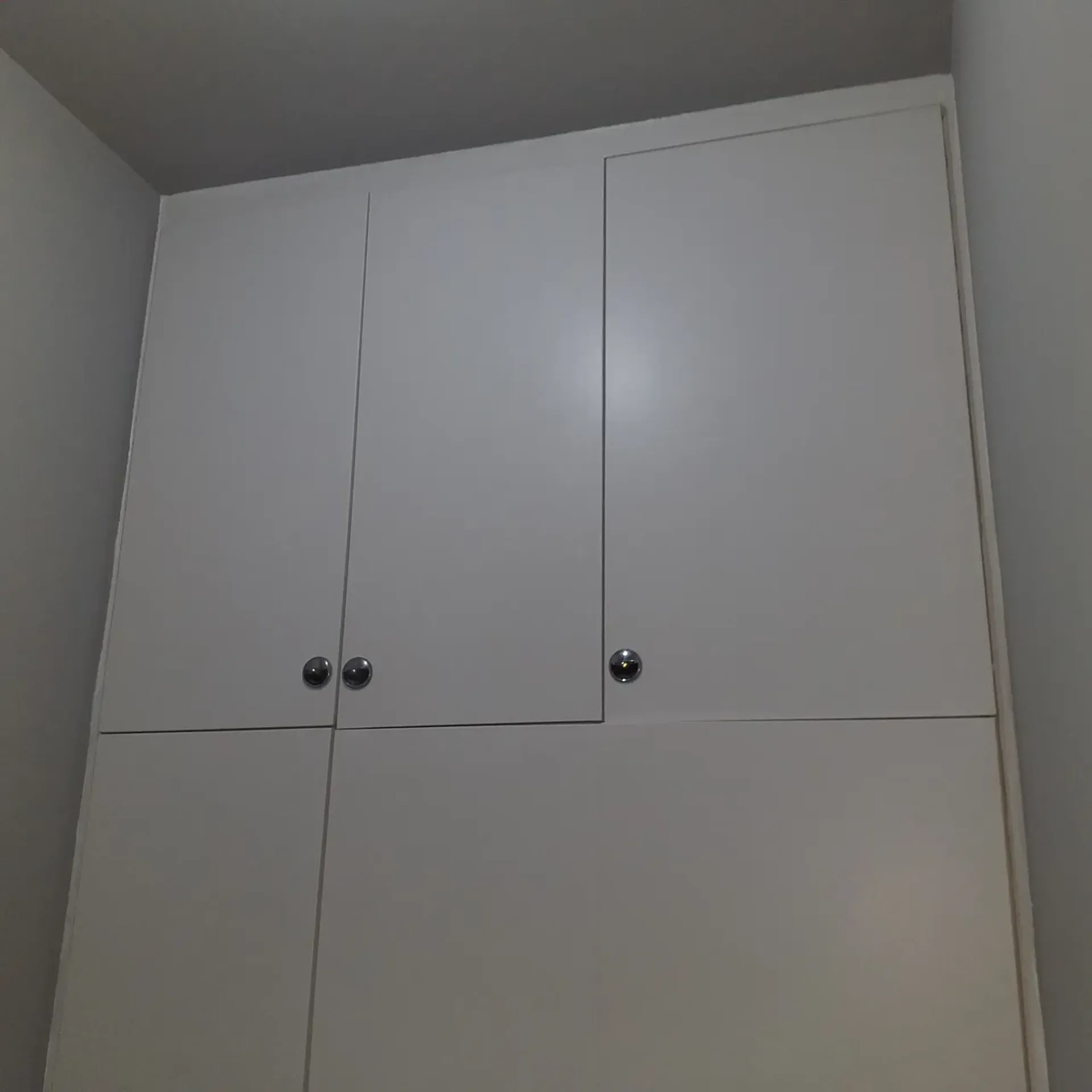 2-bedroom apartment with 3 bathrooms and glass shower — photo 40